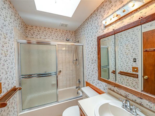 25 Violet Road, Kings Park NY 11754