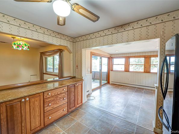 25 Violet Road, Kings Park NY 11754