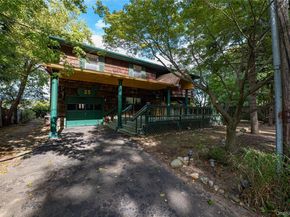 25 Violet Road, Kings Park NY 11754