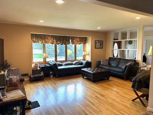 921 Wellington Road, Westbury NY 11590