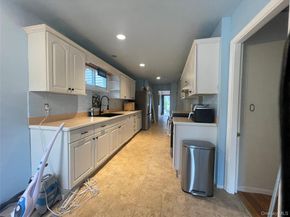 14 Bruce Lane S, Kings Park NY 11754