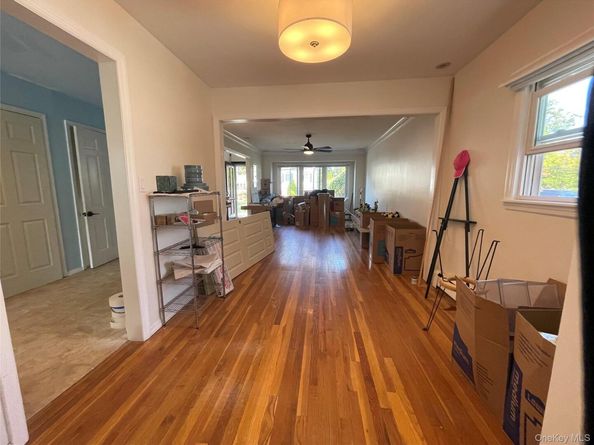 14 Bruce Lane S, Kings Park NY 11754
