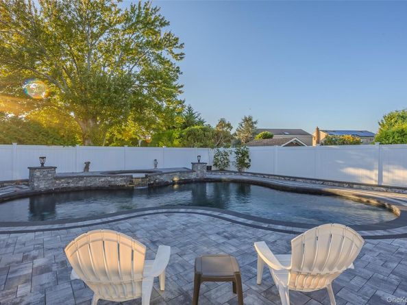 3012 Mandalay Beach Road, Wantagh NY 11793