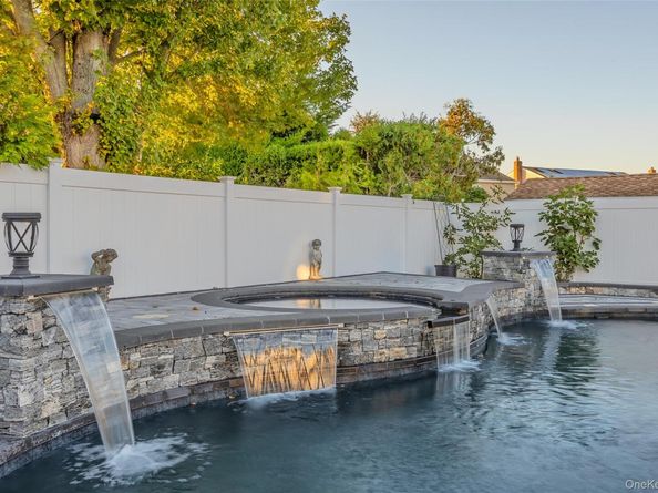 3012 Mandalay Beach Road, Wantagh NY 11793