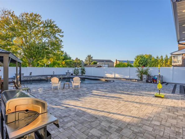 3012 Mandalay Beach Road, Wantagh NY 11793