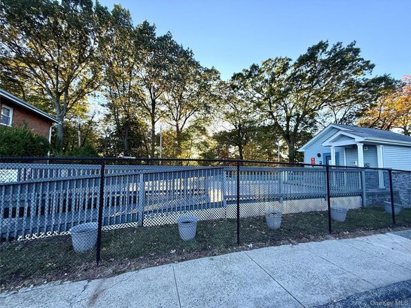 669 Pelham Road C10, New Rochelle NY 10805