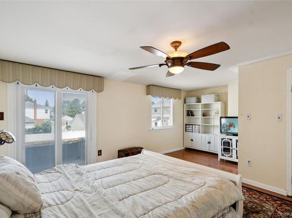 88 E Valley Stream Boulevard 7, Valley Stream NY 11580