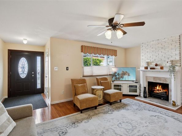 88 E Valley Stream Boulevard 7, Valley Stream NY 11580