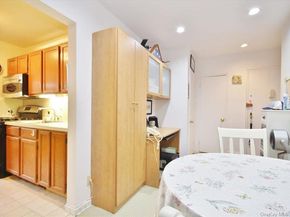 10 Bryant Gardens 2L, White Plains NY 10605