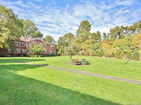 10 Bryant Gardens 2L, White Plains NY 10605