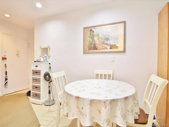 10 Bryant Gardens 2L, White Plains NY 10605