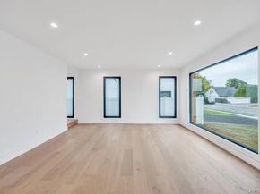 25 Red Maple Dr N, Wantagh NY 11793