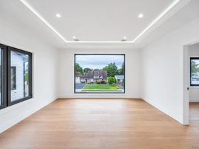 25 Red Maple Dr N, Wantagh NY 11793