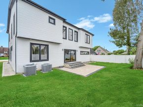 25 Red Maple Dr N, Wantagh NY 11793