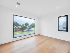 25 Red Maple Dr N, Wantagh NY 11793