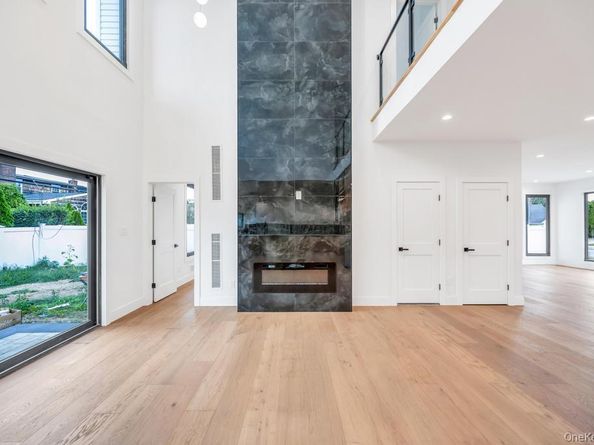 25 Red Maple Dr N, Wantagh NY 11793