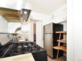 87-20 175 Street 1M, Jamaica NY 11432