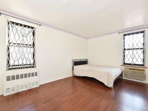 87-20 175 Street 1M, Jamaica NY 11432