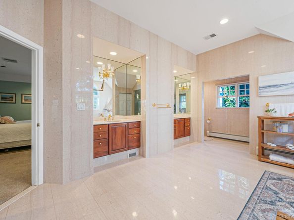 15 Riviera Court, Great River NY 11739