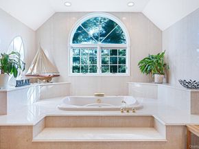 15 Riviera Court, Great River NY 11739