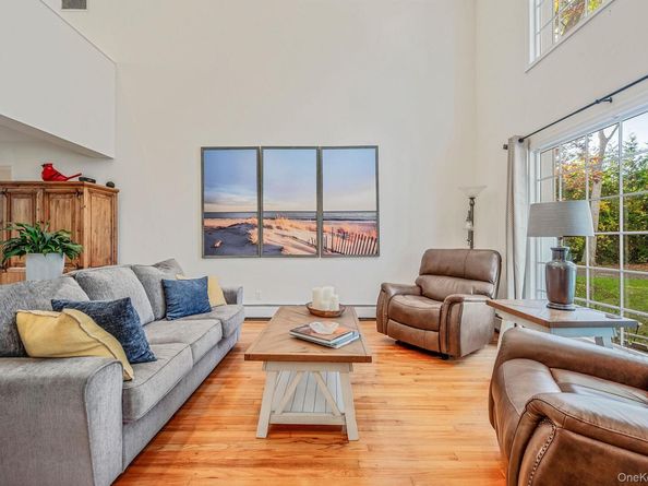 15 Riviera Court, Great River NY 11739