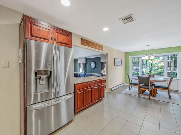 15 Riviera Court, Great River NY 11739