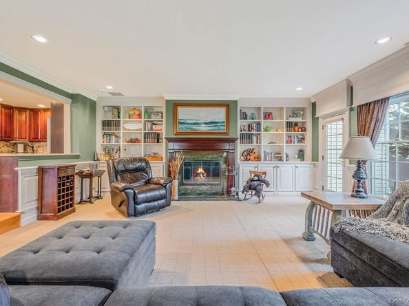 15 Riviera Court, Great River NY 11739