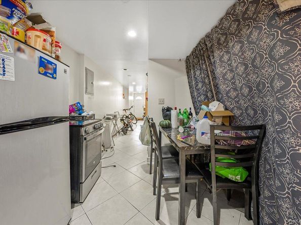 760 E 221st Street, Bronx NY 10467