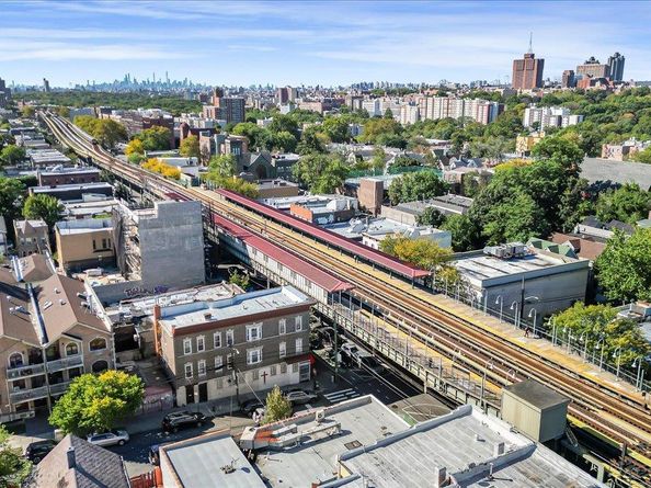 760 E 221st Street, Bronx NY 10467