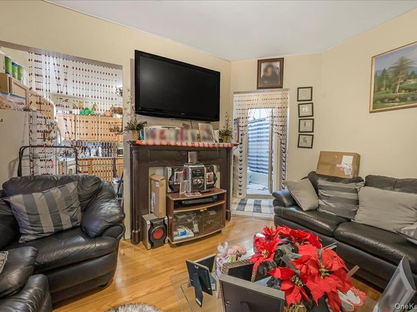 760 E 221st Street, Bronx NY 10467