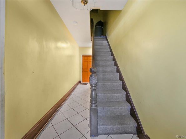 760 E 221st Street, Bronx NY 10467