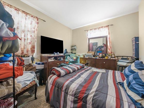 760 E 221st Street, Bronx NY 10467