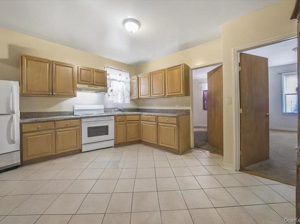 760 E 221st Street, Bronx NY 10467