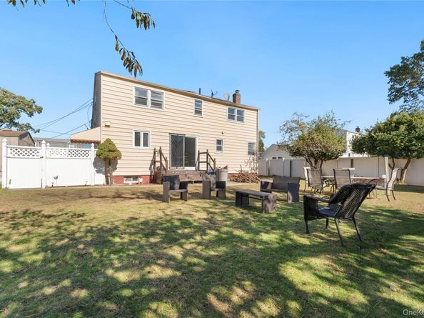 90 27th Street, Copiague NY 11726