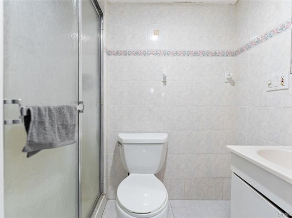 90 27th Street, Copiague NY 11726