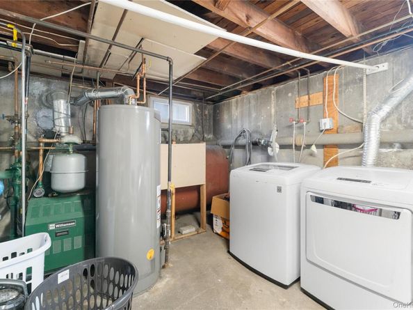 90 27th Street, Copiague NY 11726