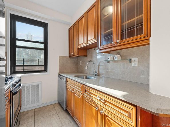 69-60 108th Street 719, Forest Hills NY 11375