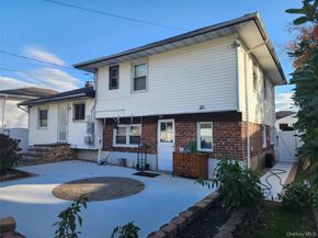 3 Nancy Place, East Massapequa NY 11758