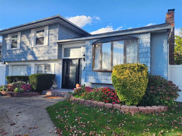 3 Nancy Place, East Massapequa NY 11758
