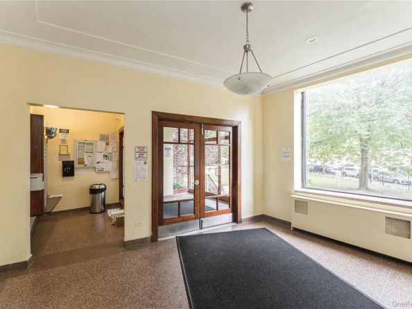 150-11 72nd Road H4, Kew Garden Hills NY 11367