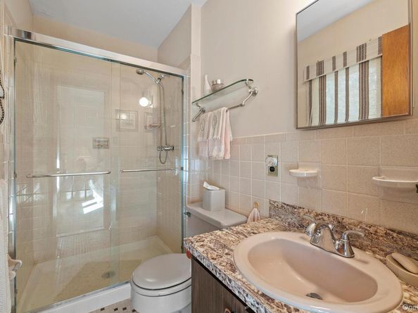 33 Sherwood Lane, East Hampton NY 11937