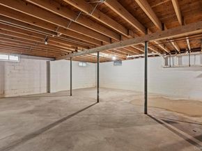 33 Sherwood Lane, East Hampton NY 11937