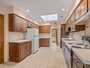 33 Sherwood Lane, East Hampton NY 11937