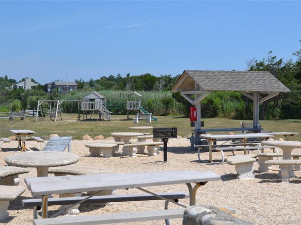 33 Sherwood Lane, East Hampton NY 11937