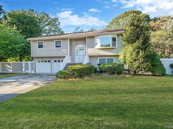 4 Zoe Court, Bay Shore NY 11706