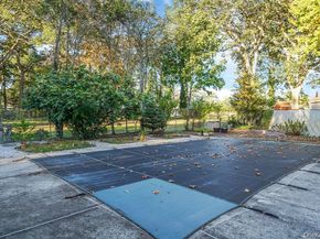 4 Zoe Court, Bay Shore NY 11706