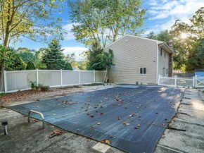 4 Zoe Court, Bay Shore NY 11706