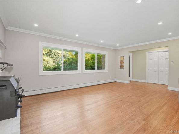 5 Ganna Lane, Huntington Station NY 11746