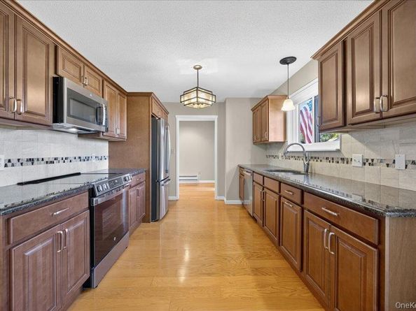523 Heritage Hills B, Somers NY 10589
