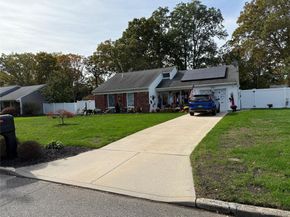 56 Glenmere Lane, Coram NY 11727